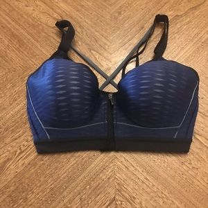 Victoria's Secret Incredible Front Close Bra 32D